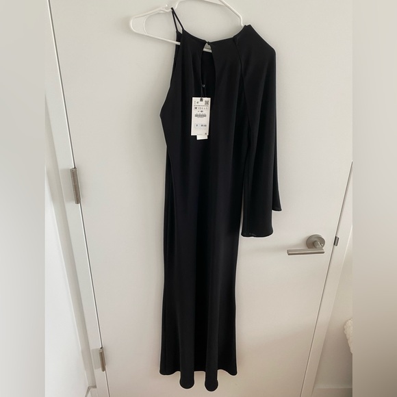 Zara Asymmetric Sleeve Dress, Size Medium - Picture 3 of 5